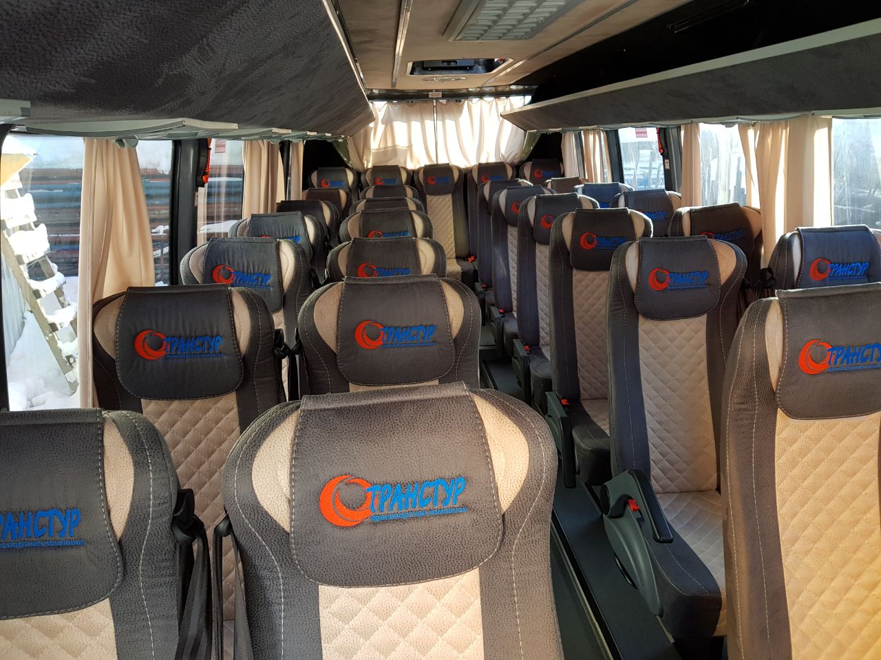 Аренда автобуса Foxbus (на 20-35 мест): вид изнутри